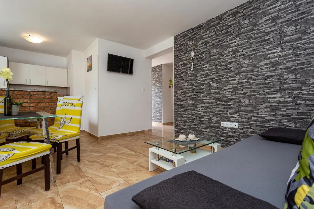 Apartment With A Private Swimming Pool, Garden & Bbq Gostinjac