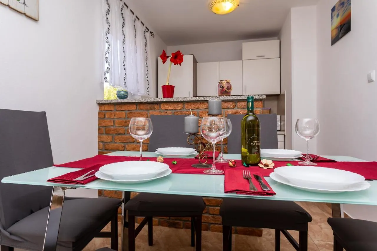 Apartment With A Private Swimming Pool, Garden & Bbq Gostinjac